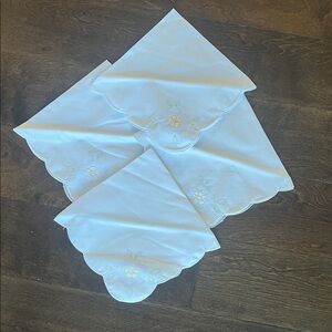 Vintage White Floral Embroidered Napkins set of 4
